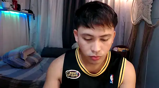 Snapshot of princeJayX chatting on January 13, 11:52 am princeJayX online show from January 13, 11:52 am