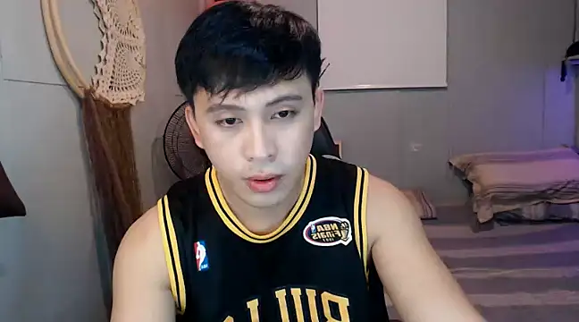 Snapshot of princeJayX chatting on March 8, 8:51 am princeJayX online show from March 8, 8:51 am
