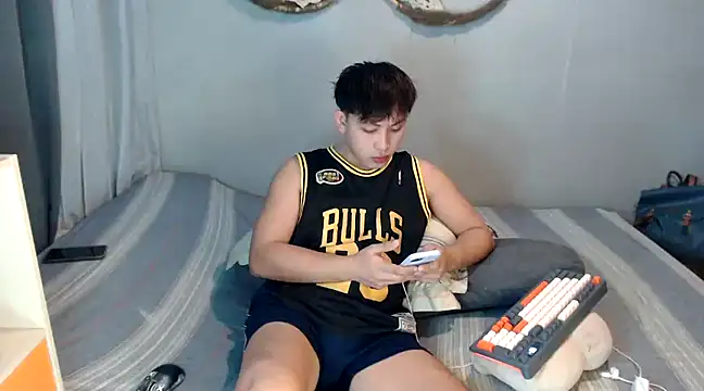 Snapshot of princeJayX chatting on January 7, 10:49 am princeJayX online show from January 7, 10:49 am