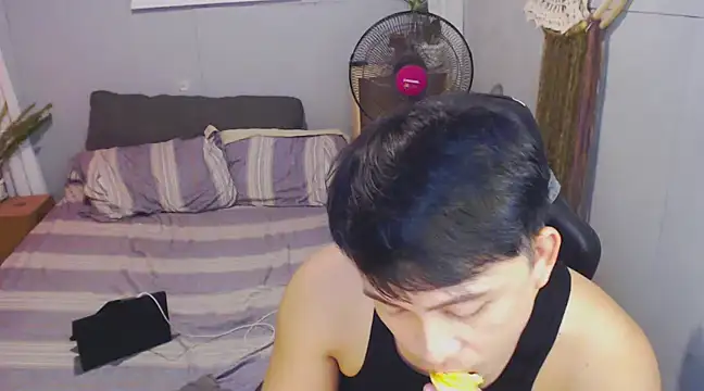 Snapshot of princeJayX chatting on March 14, 11:34 am princeJayX online show from March 14, 11:34 am