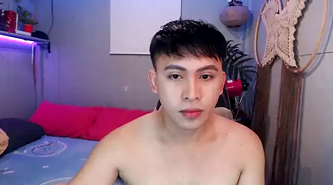 Snapshot of princeJayX chatting on February 13, 2:12 am princeJayX online show from February 13, 2:12 am