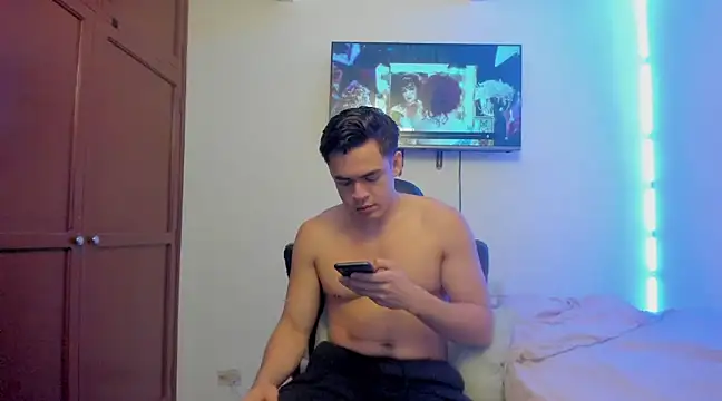 Lucian Gomez  online show from March 15, 2:55 pm