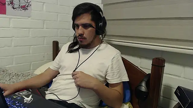 hung weeb online show from December 10, 12:23 am