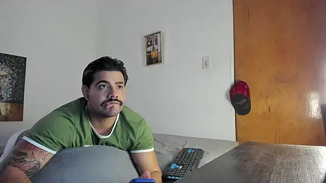 Snapshot of _Coddygold_ chatting on December 20, 12:38 pm Coddygold online show from December 20, 12:38 pm