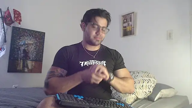 Snapshot of _Coddygold_ chatting on December 27, 12:34 pm Coddygold online show from December 27, 12:34 pm