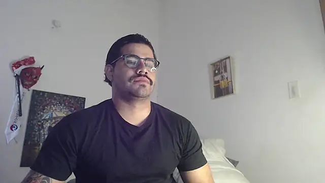 Snapshot of _Coddygold_ chatting on December 21, 12:06 pm Coddygold online show from December 21, 12:06 pm
