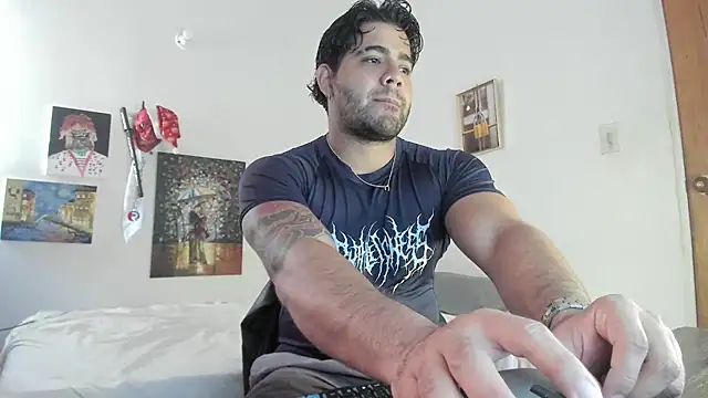 Snapshot of _Coddygold_ chatting on January 1, 1:27 pm Coddygold online show from January 1, 1:27 pm
