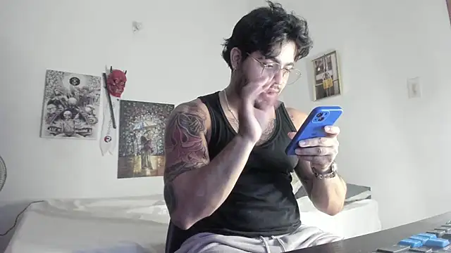 Snapshot of _Coddygold_ chatting on January 5, 2:17 am Coddygold online show from January 5, 2:17 am