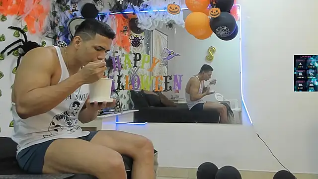 Snapshot of ChoreyTaiylor chatting on October 23, 2:53 pm ChoreyTaiylor online show from October 23, 2:53 pm