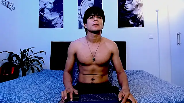 Snapshot of Eiden_allenx chatting on October 6, 3:27 pm Eiden allenx online show from October 6, 3:27 pm