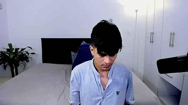 Snapshot of Eiden_allenx chatting on January 3, 11:25 am Eiden allenx online show from January 3, 11:25 am