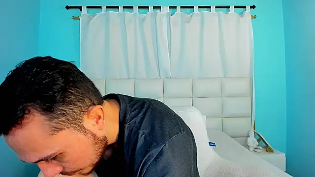 juan  jimenez online show from December 4, 1:01 am