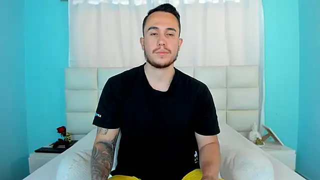 Snapshot of juan__jimenez chatting on October 9, 8:25 pm juan jimenez online show from October 9, 8:25 pm