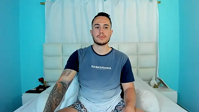 Snapshot of juan__jimenez chatting on October 4, 7:18 pm juan jimenez online show from October 4, 7:18 pm