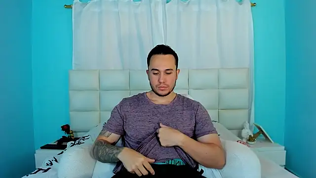 Snapshot of juan__jimenez chatting on September 26, 8:28 pm juan jimenez online show from September 26, 8:28 pm