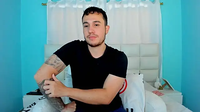 Snapshot of juan__jimenez chatting on September 25, 8:19 pm juan jimenez online show from September 25, 8:19 pm