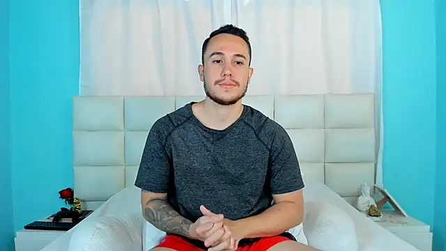 Snapshot of juan__jimenez chatting on October 13, 9:21 pm juan jimenez online show from October 13, 9:21 pm
