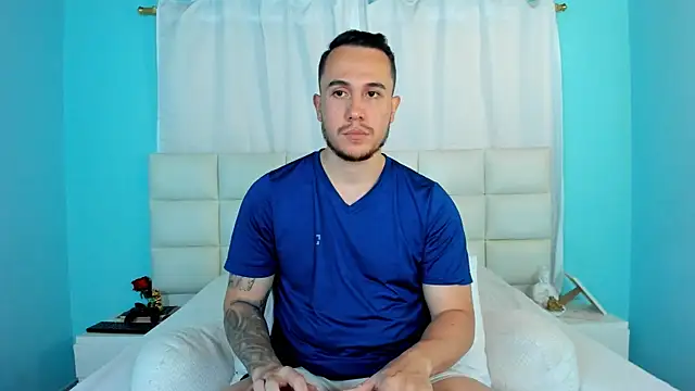 Snapshot of juan__jimenez chatting on October 3, 6:13 pm juan jimenez online show from October 3, 6:13 pm