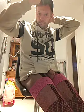 Snapshot of Percy_ohv chatting on October 18, 6:24 pm Percy ohv online show from October 18, 6:24 pm