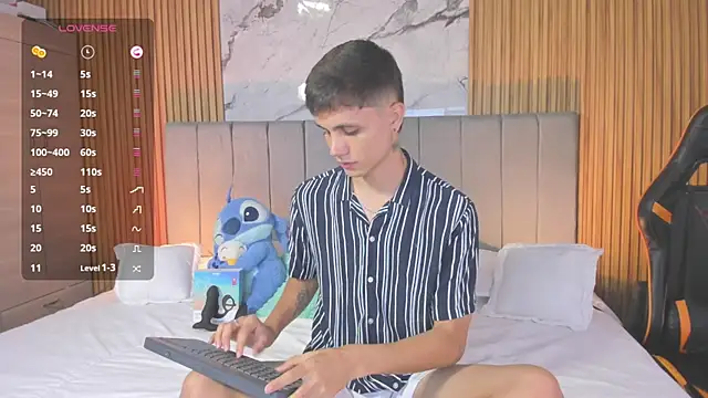 DustinLevine online show from May 14, 12:36 pm