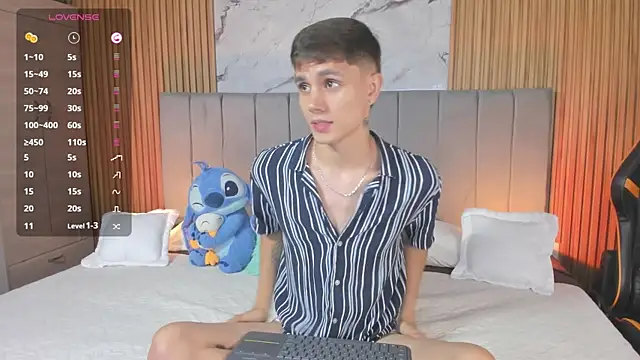 DustinLevine online show from April 23, 12:29 pm