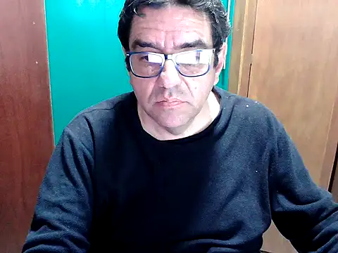 FernandoReuterG online show from December 1, 2:36 am