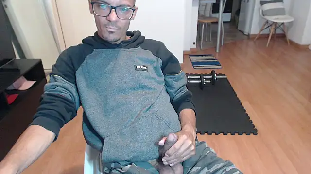 Snapshot of guachin_hunk chatting on October 14, 6:26 pm guachin hunk online show from October 14, 6:26 pm