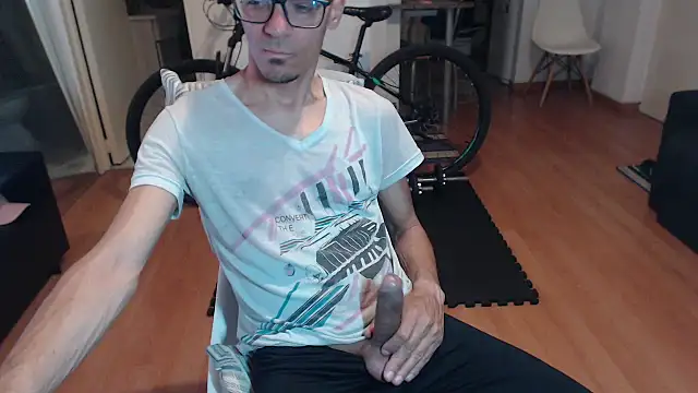Snapshot of guachin_hunk chatting on September 22, 3:39 am guachin hunk online show from September 22, 3:39 am