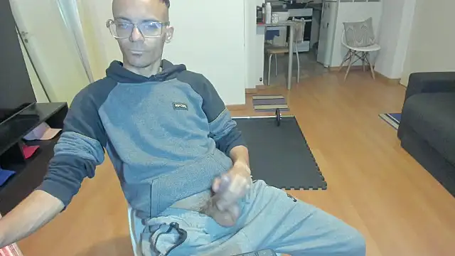 Snapshot of guachin_hunk chatting on September 10, 3:27 am guachin hunk online show from September 10, 3:27 am