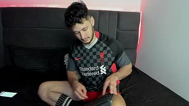Snapshot of alejandro__2 chatting on September 21, 4:18 pm alejandro 2 online show from September 21, 4:18 pm