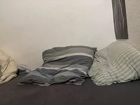 HotandHornyLev82 online show from April 28, 2:49 am