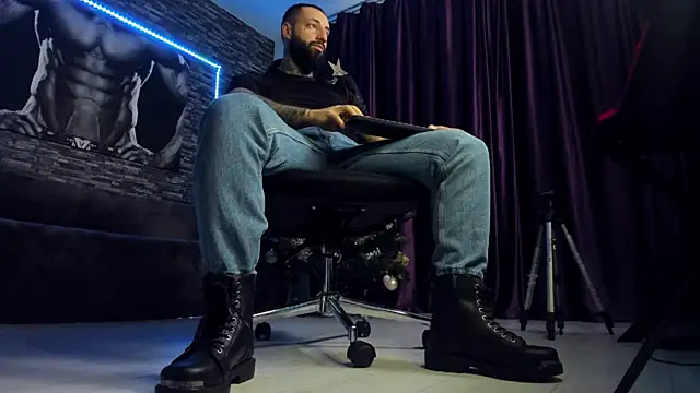 JonahHunt online show from December 11, 7:21 am