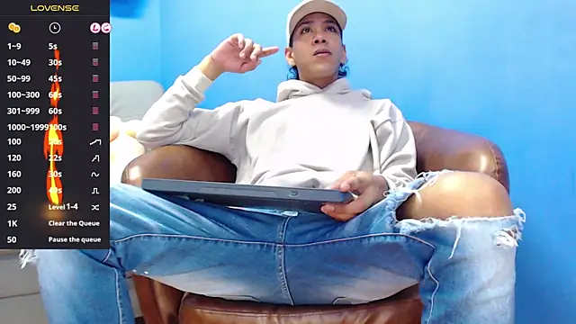 Robert Kingg online show from November 6, 9:40 pm