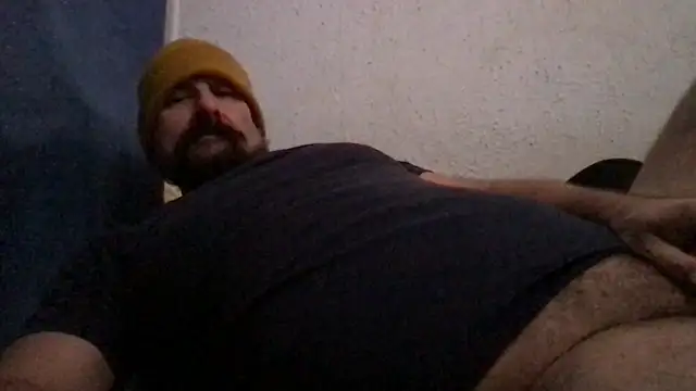 Snapshot of madmaxmiami chatting on October 17, 4:38 am madmaxmiami online show from October 17, 4:38 am