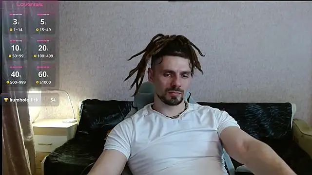 Aestheticguy101 online show from April 19, 6:21 pm