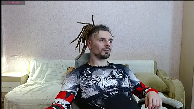 Aestheticguy101 online show from April 2, 8:06 pm