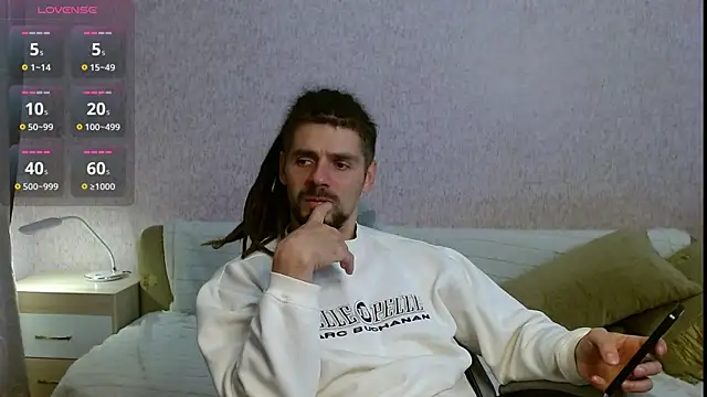 Snapshot of Aestheticguy101 chatting on October 15, 2:24 pm Aestheticguy101 online show from October 15, 2:24 pm