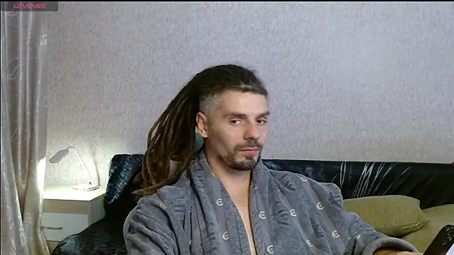 Snapshot of Aestheticguy101 chatting on October 29, 5:27 pm Aestheticguy101 online show from October 29, 5:27 pm