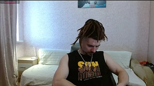 Aestheticguy101 online show from April 26, 2:36 pm