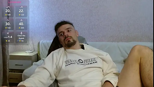 Snapshot of Aestheticguy101 chatting on October 21, 9:45 am Aestheticguy101 online show from October 21, 9:45 am