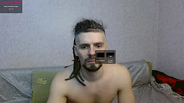 Snapshot of Aestheticguy101 chatting on March 3, 4:40 pm Aestheticguy101 online show from March 3, 4:40 pm