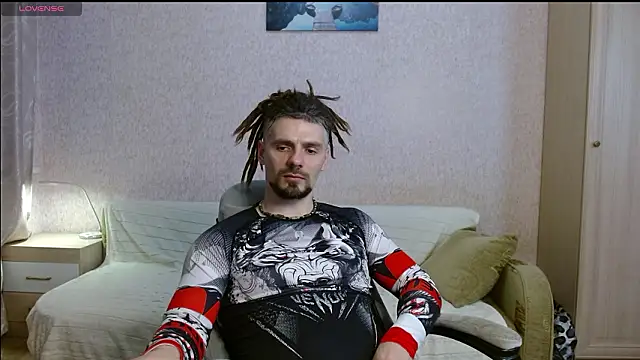 Aestheticguy101 online show from March 26, 3:05 pm