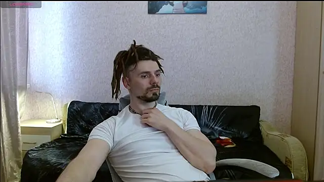 Aestheticguy101 online show from April 22, 7:35 am