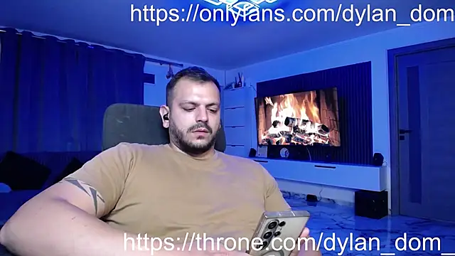dyllan dom  online show from May 25, 9:21 pm