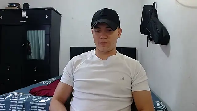 Snapshot of suckmydickbitch97 chatting on October 23, 9:07 pm suckmydickbitch97 online show from October 23, 9:07 pm