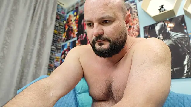 Snapshot of Muscle_Bear chatting on October 7, 2:43 pm Muscle Bear online show from October 7, 2:43 pm