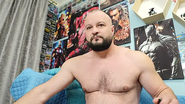 Snapshot of Muscle_Bear chatting on October 4, 5:12 am Muscle Bear online show from October 4, 5:12 am