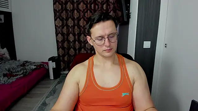 sexxymuscles4u online show from February 24, 12:50 pm