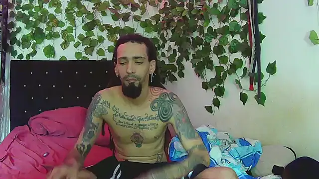 Snapshot of caribbeanlover1 chatting on December 13, 8:26 pm caribbeanlover1 online show from December 13, 8:26 pm