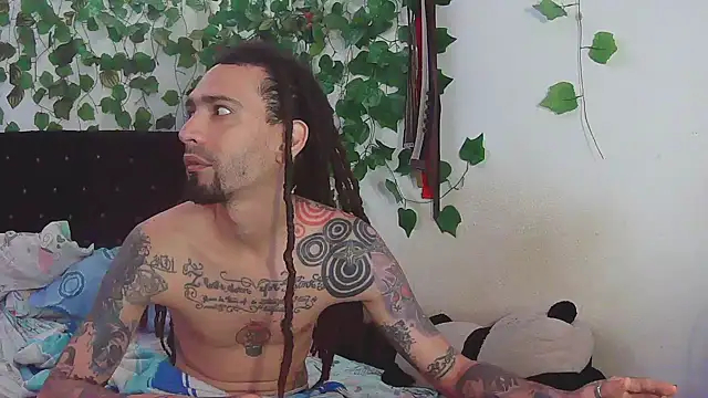 Snapshot of caribbeanlover1 chatting on February 4, 11:49 am caribbeanlover1 online show from February 4, 11:49 am